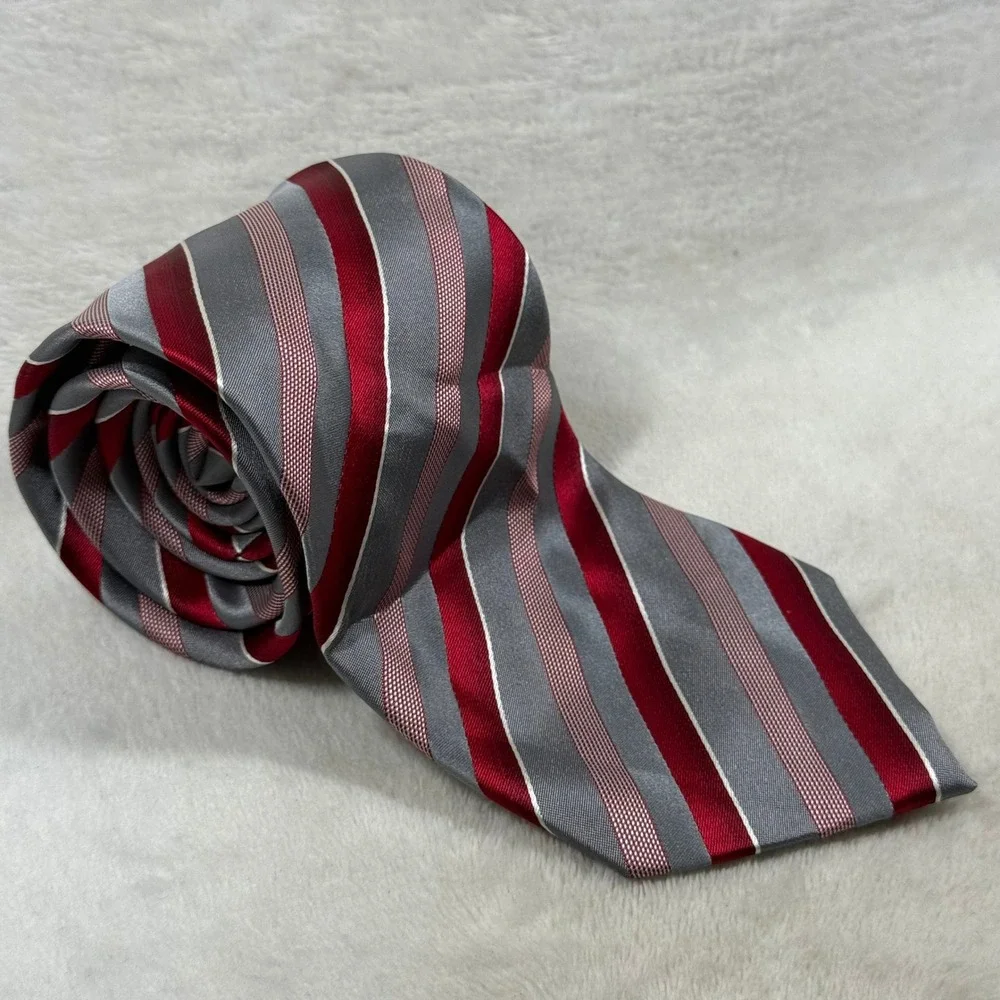 Sean John Mens Red Gray Striped 100% Silk Classic Necktie RN 121148